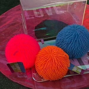 Three pack bushy ball light up